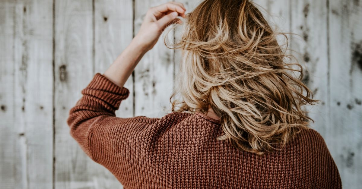 Cheveux pas fraîchement lavés ? 12 coiffures stylées pour un look impeccable en 5 minutes