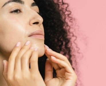 Bakuchiol : l’alternative douce au rétinol pour les peaux sensibles