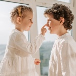 Construire une belle complicité : secrets d’une relation harmonieuse entre demi-frères et demi-sœurs